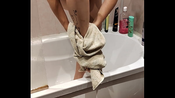 Image Sneaky Glance at Neighbor&rsquo_s Steamy Shower & Big Boob Show