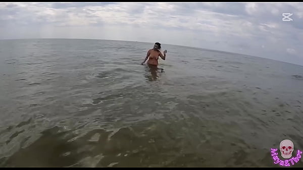 Image ESPA&Ntilde_OLA tetona follando en playa publica mientras tu miras