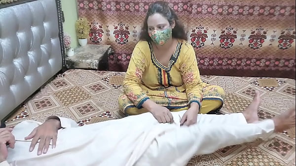Image Pakistani Girl apny yar ko milny i jis ka accident hua tha aur yar ny nanga kr k Lund peel diya Hindi Audio Xxxxx