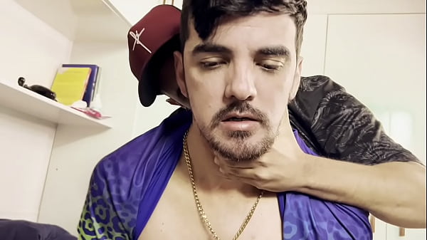 Image ESSE CARIOCA CHUPA A CABE&Ccedil_A DA ROLA BEM GOSTOSO (TEASER)