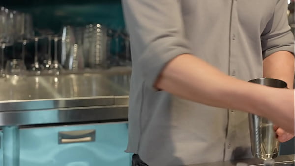 Image La Inusual Estrategia De Una Chica Para Obtener Bebidas Gratis: Una Noche Para Recordar