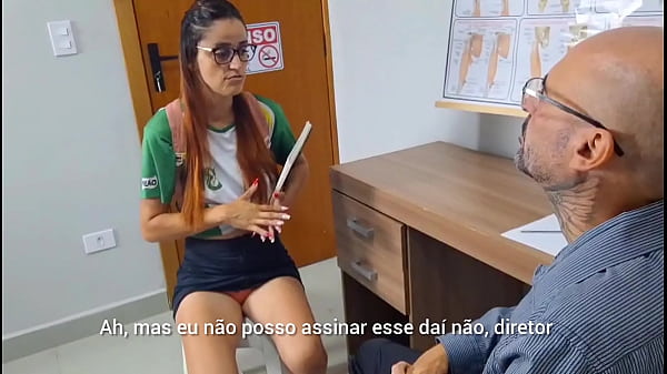 Image Diretor de escola castiga aluna!