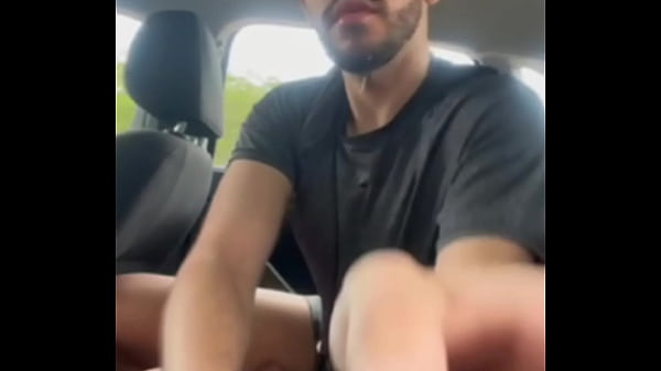Image PEGUEI UM UBER E ESTAVA SEM GRANA, PAGUEI A CORRIDA COM MEU CUZINHO. - FREE