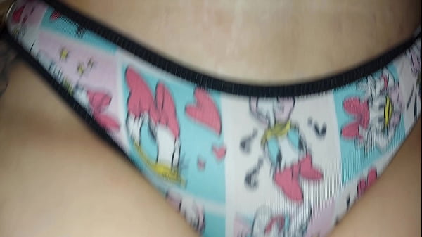 Image Xxx Minha enteada me mostra sua nova calcinha que tem um cheiro rico e delicioso