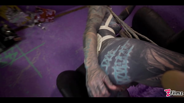 Image Alt babe craves intense anal stretching to squirt hard