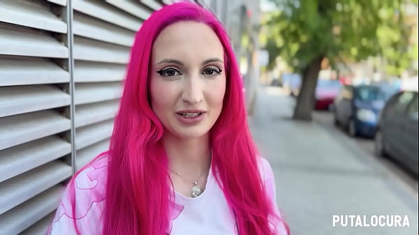 Image PutaLocura - Pillada a tetona friki Victoria Arias para un concurso muy caliente