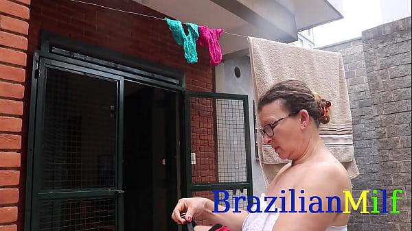 Image Flagrei o meu enteado cheirando a minha calcinha acabei dando o meu cu para ele bem gostoso (VIDEO NOVO)