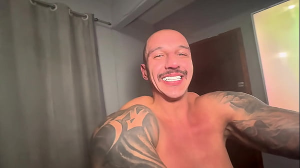 Image Botei 3 gostosas para mamar meu pau e gozei na boca nas safadas