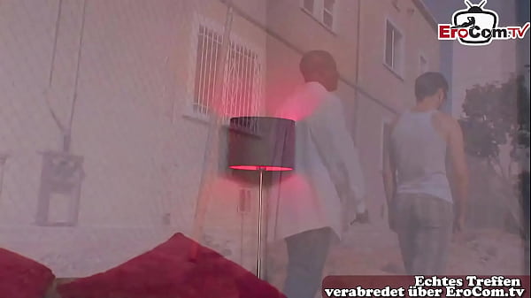 Image Schwarzer Mann fickt wei&szlig_en Mann sehr tief anal in den Arsch