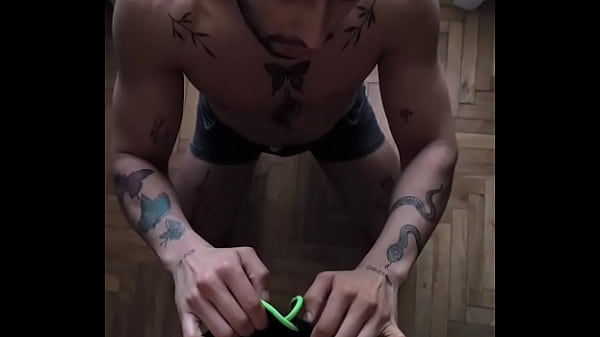 Image Me puso en cuatro como buen sumiso y me folla mi GYM BRO a pelo en su casa - contenido amateur - bareback- sem camishina