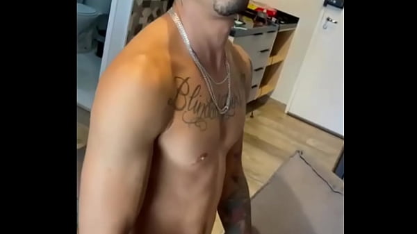 Image TIRANDO A VIRGINDADE DO TWINK TATUADO.