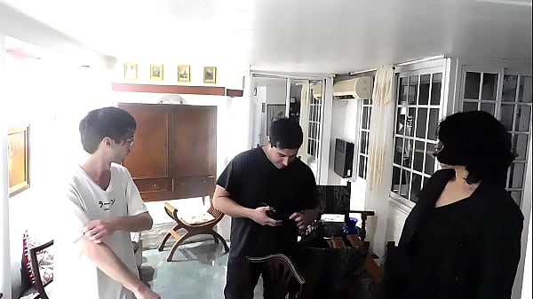 Image LA PAREJA NO PUDO PAGAR EL ALQUILER Y LA DUE&Ntilde_A LES COBRA CON SEXO