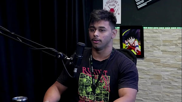 Image Aprendeu a gravar porn&ocirc_, tem os &acirc_ngulos corretos, teve que aprender a fuder melhor, e precisa saber o nome das posi&ccedil_&otilde_es - Guilherme Filmmaker Porn&ocirc_ (WATCH ON: SHEER/RED)