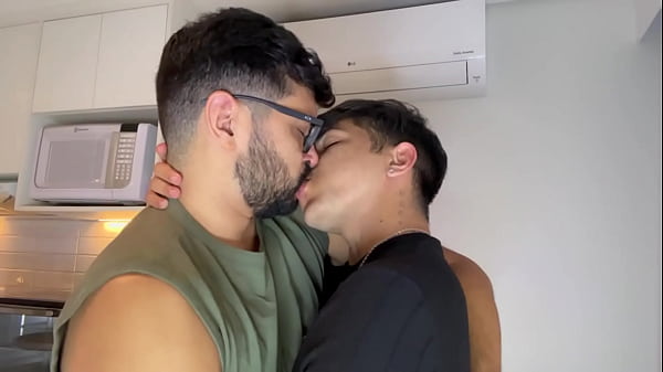 Image MARCOS GOIANO - ENTRANDO NA ROLA GROSSA DO NOVINHO PUT&Atilde_O - SEXO GAY SEM CAMISINHA E LEITADA DENTRO DO RABO