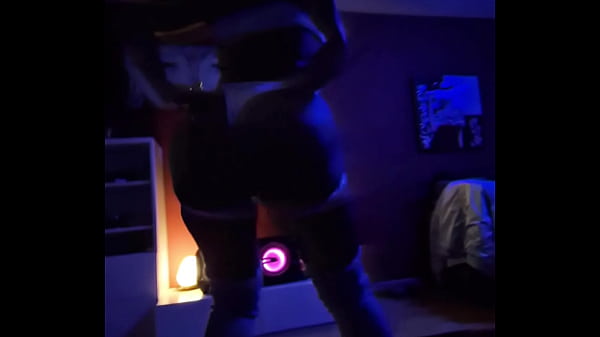 Image The little Colombian official shakes her ass and fucks a foreigner in POV