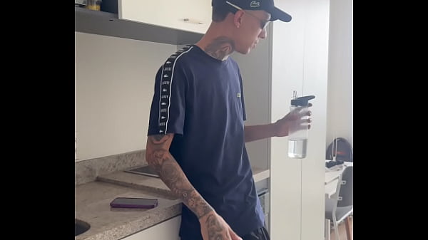 Image ELE FLAGOU EU BATENDO PUNHETA E NA FOR&Ccedil_A DO &Oacute_DIO TOMOU PIROCADA NA BOCA E NO CUZINHO