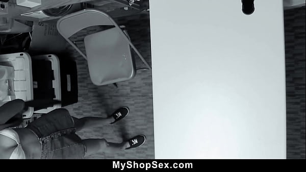 Image Blonde Woman Emma Hix Gets Caught Stealing Green Clothes on St. Patrick's Day - Myshopsex