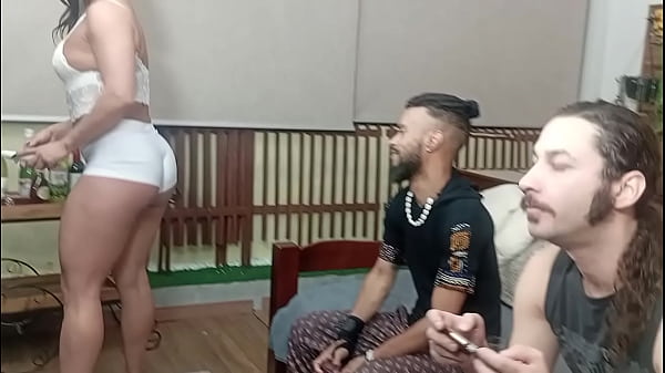 Image TIA LENE A TITIA PUTA QUE FEZ UMA DPV COM SEUS SOBRINHOS E TOMOU A PORRA DE UM E DEIXOU O OUTRO ENCHER SUA BUCETA DE PORRA