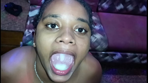 Image Fez a morena gostosa beber o leite todinho