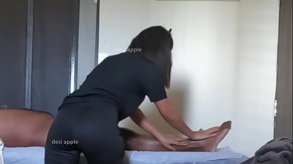 Image Handjob secretly given to client in THailand Part 5