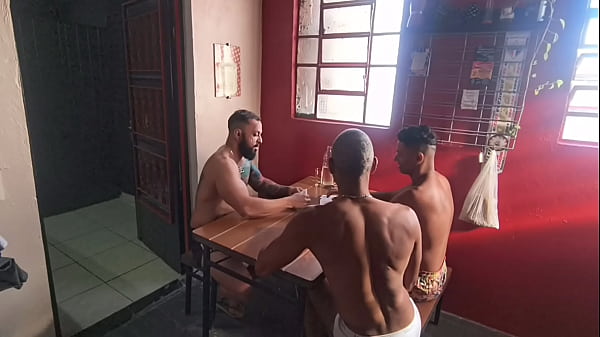 Image Qd vc vai jogar baralho mas o jogo vira putaria e vc acaba fudendo dois putos de uma s&oacute_ vez. ( Pr&eacute_via )