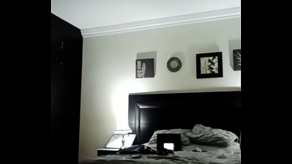 Image Perra infiel cogiendo en Hotel es descubrida por el Novio
