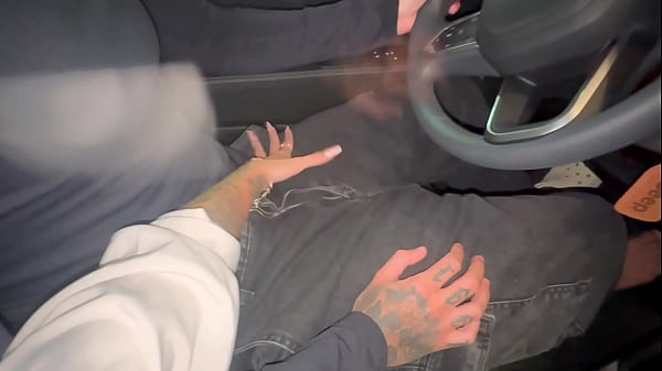 Image Ela come&ccedil_ou com boquete no carro e terminou dando o cuzinho assim que chegamos