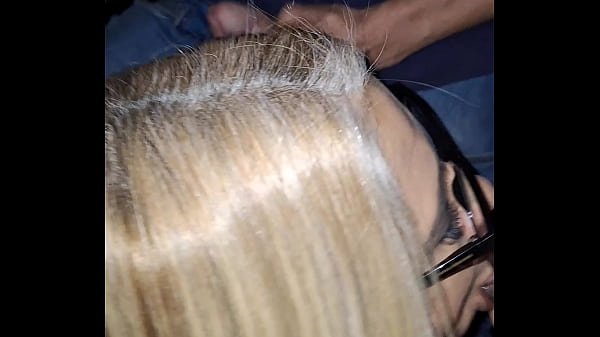 Image 3&deg_ Meu marido se viciou em ver machos me dando porra na boca e na cara. &Eacute_ a terceira vez que ele me leva no cine porno, em menos de uma semana. E eu adorando