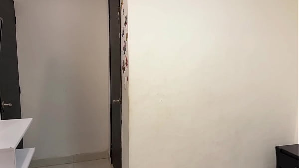 Image HERMANASTRO TENGO MIEDO DE PERDER MI VIRGINIDAD. Ven hermanastra yo te ense&ntilde_o que se siente mi polla adentro de tu co&ntilde_o.