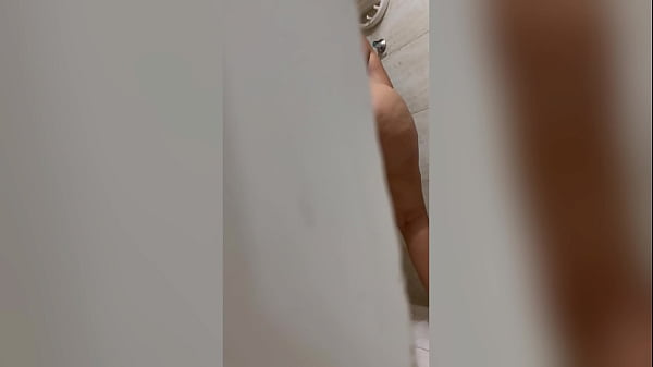 Image MI CU&Ntilde_ADA ME PROVOCA DEJANDO QUE LA VEA MIENTRAS SE MASTURBA, ME INVITA A ENTRAR Y ME HACE UNA MAMADA PROFUNDA