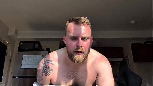 Image SWEATY Straight Guy POUNDING (BOTTOMPOV)