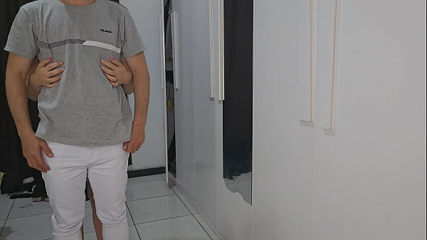 Image &quot_Pegadinha com marido&quot_ vendei olhos dele e no meio da transa minha amiga entrou &quot_surpresa&quot_
