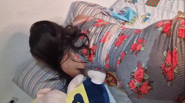 Image La visita de la novia de mi hermano se convierte en sexo duro mientras el nos mira y escucha