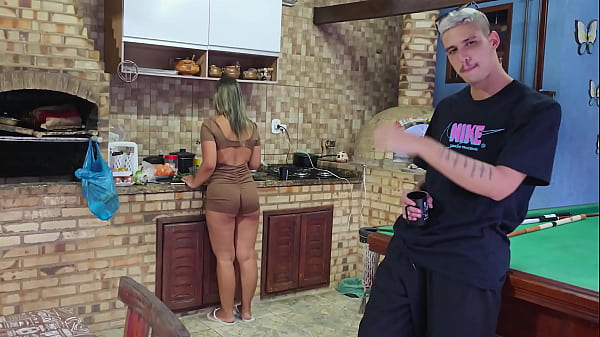Image Meu marido saiu e eu peguei o amigo dele !