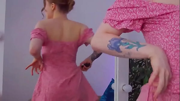 Image Cute Redhead Wandy Hill Ass Wigglin' Typin' & Teasin'