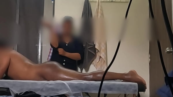 Image Thailand girl Hathai massaging customer Part 2