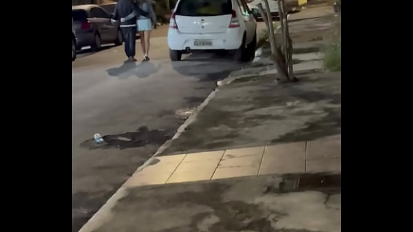 Image Cantada no bar, comida na moita, Belinha n&atilde_o resistiu ao tes&atilde_o da rua