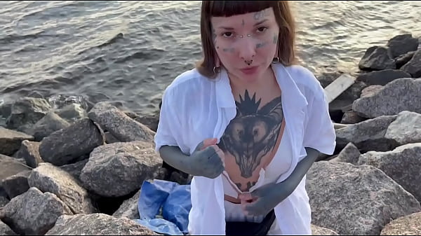 Image I suck on the beach and get cum in my mouth (Part 1)
