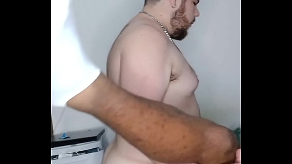 Image Dois Ursos Se Comendo - Comi o Cu do Farmac&ecirc_utico Casado Aqui do Bairro - Parte 2 (COMPLETO NO XV RED E SHEER)