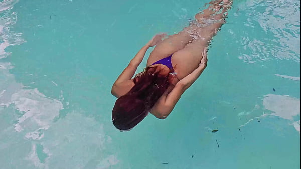 Image JOI La chica de la piscina quiere que te corras en su concha