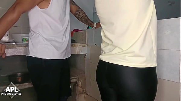 Image Mientras hablo con la amiga de mi madrastra en la cocina le termino tocando su jugoso co&ntilde_o hasta follarla, ella no sabia que la esba granbando - Parte 1