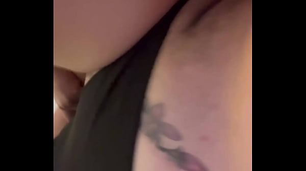 Image Mi ex tiene novia pero de vez en cuando viene a dejarme su lechita.