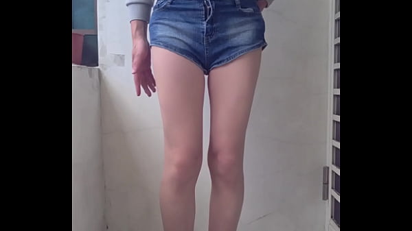 Image Shemale Ting Xuan Masturbating with a dildo on the balcony
