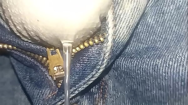 Image Pantalones orinados con pa&ntilde_al de tela y dos deliciosos orgasmos con pajita de noche lluviosa