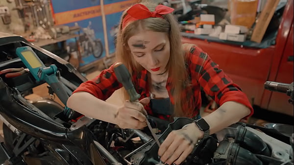 Image I fixed your motorcycle, now you can fuck me on it / Dolly Rud
