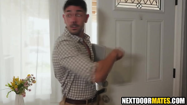 Image Gay boss asked him to visit him in his house