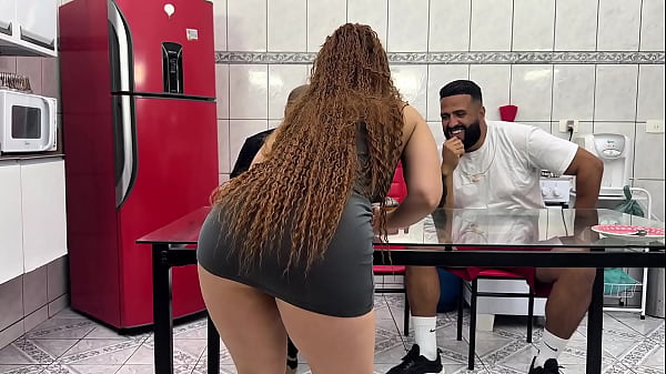 Image Comemos gostoso os dois buracos de nossa amiga C&iacute_ntia Lara esquecemos que era um caf&eacute_ da tarde. Que putinha safada adora dar o cuzinho pra dois