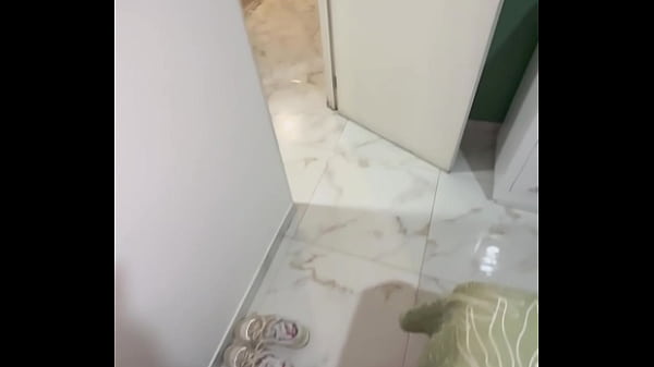 Image Mi nuevo inquilino me observa mientras me masturbo y me hace ser infiel