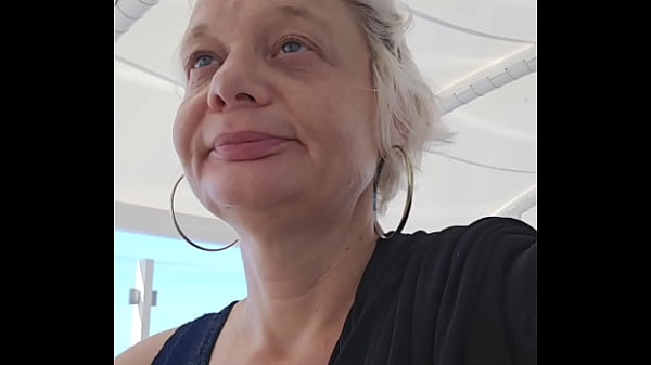 Image A la recherche d'un inconnu pendant ma croisi&egrave_re pour me baiser la chatte et le...