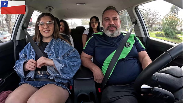 Image A modelo Infinitha pegou uma carona em Santiago do Chile mamou nas ruas da cidade